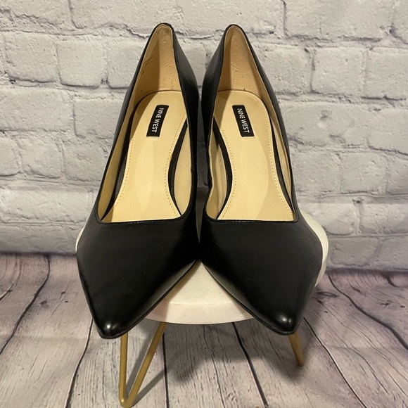 Nine West Black Pointed Toe Heels - Picture 3 of 8